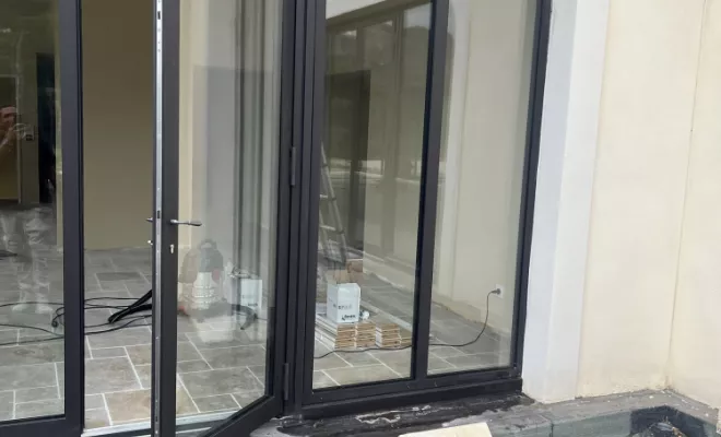 Nettoyage de vitrerie et menuiserie après chantier à Beaume de Venise , Orange, J.A.D.E