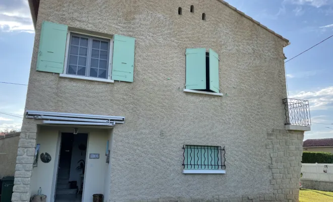 Remise en état d’une façade , Orange, J.A.D.E