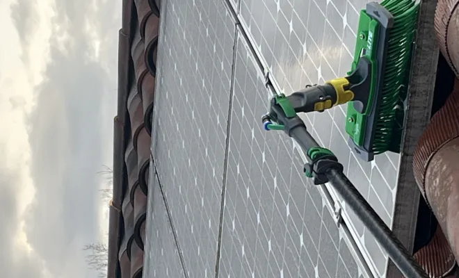 Nettoyage des panneaux photovoltaïques dans le Vaucluse, Orange, J.A.D.E