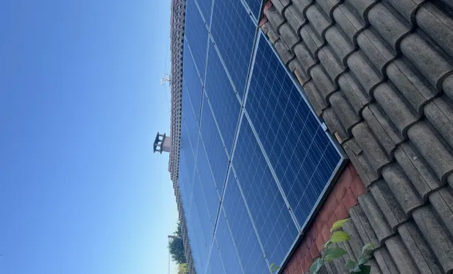Nettoyage de 32 panneaux solaires à L'Oriole-du-Contat à l'eau osmosée, Orange, J.A.D.E