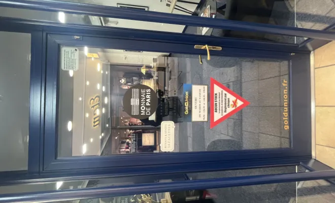 Nettoyage vitres et panneaux publicitaires , Orange, J.A.D.E