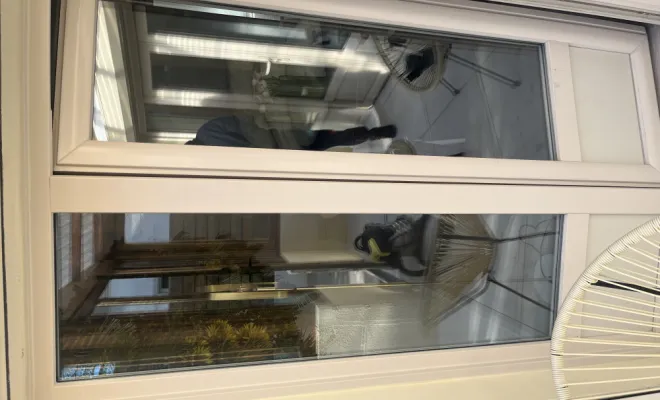 Nettoyage vitres et panneaux publicitaires , Orange, J.A.D.E