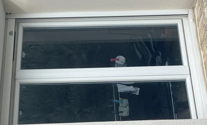 Nettoyage vitres et panneaux publicitaires , Orange, J.A.D.E